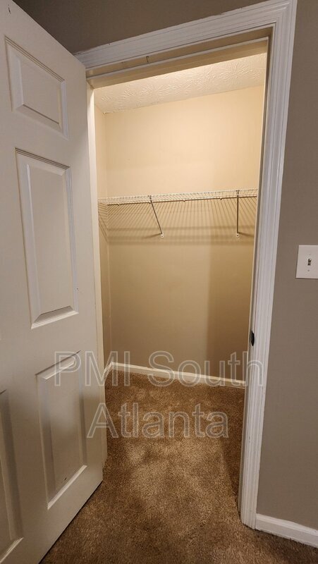 Building Photo - 3504 Lee Ct