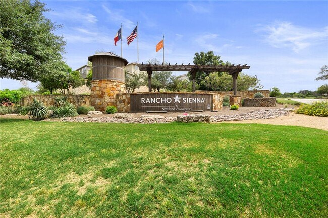 Building Photo - 208 Arrezo Ln