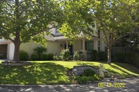 Building Photo - Four bedroom in Folsom