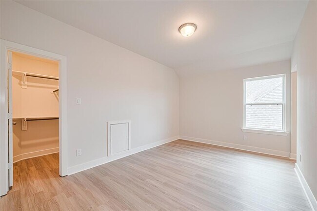 Building Photo - 23649 Silver Palm Trl