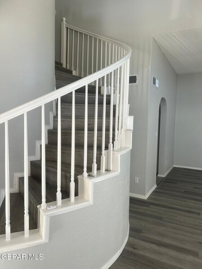 Building Photo - 7401 Le Conte Dr