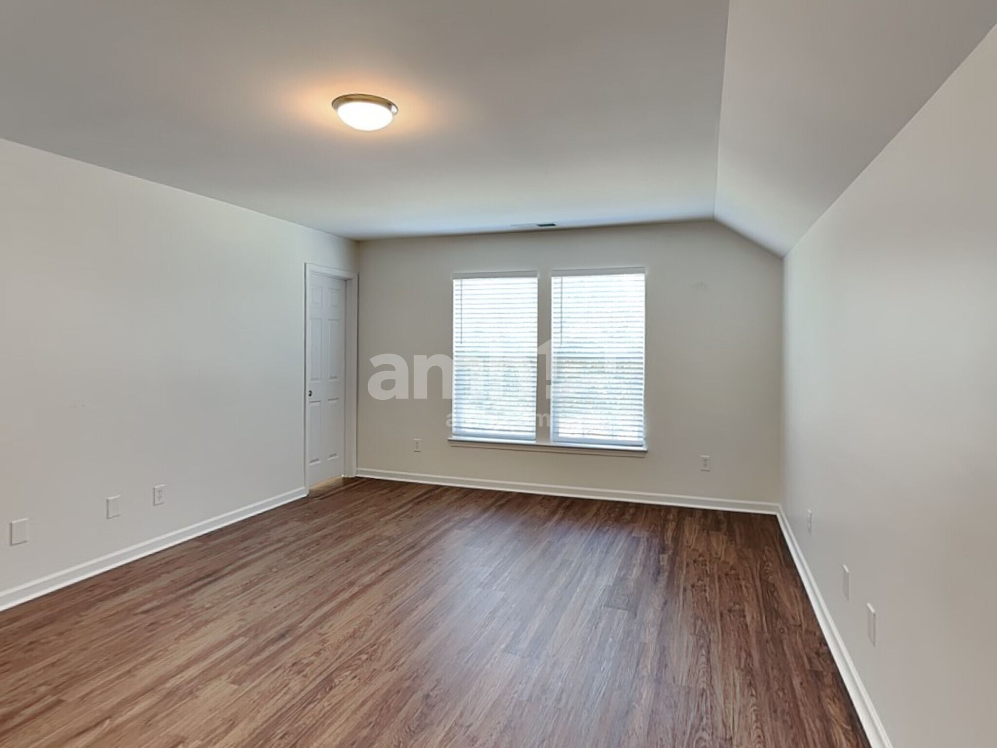Building Photo - 112 Golden Valley Dr