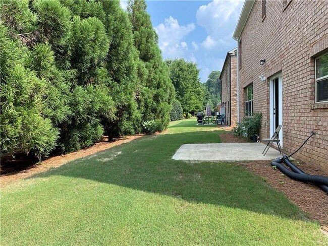Building Photo - 3355 Earhart Way