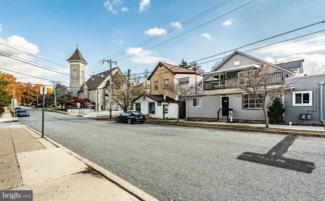 Building Photo - 222 3rd Ave