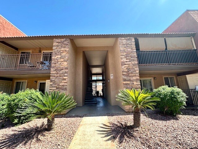 Building Photo - 4450 Sandy River Dr