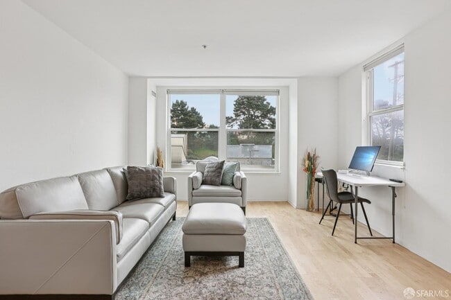 Building Photo - 8300 Oceanview Terrace