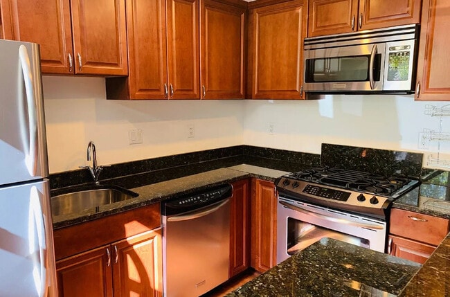 Building Photo - 1364 Constitution Ave NE