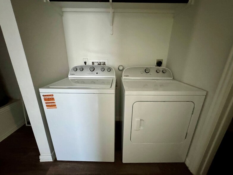 Building Photo - 306 S 23rd St