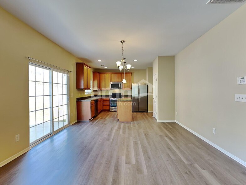 Building Photo - 96 Yarmouth Dr