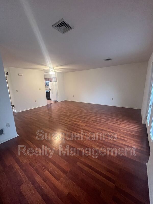 Building Photo - 68 Shady Ln