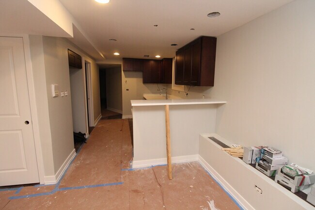 Building Photo - 1747 W Wallen Ave