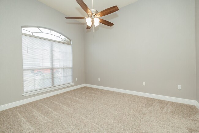 Building Photo - 406 Pendo Pl