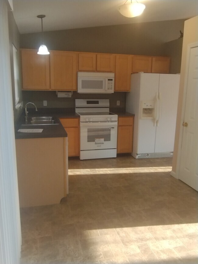 Building Photo - 4724 Land Rush Dr