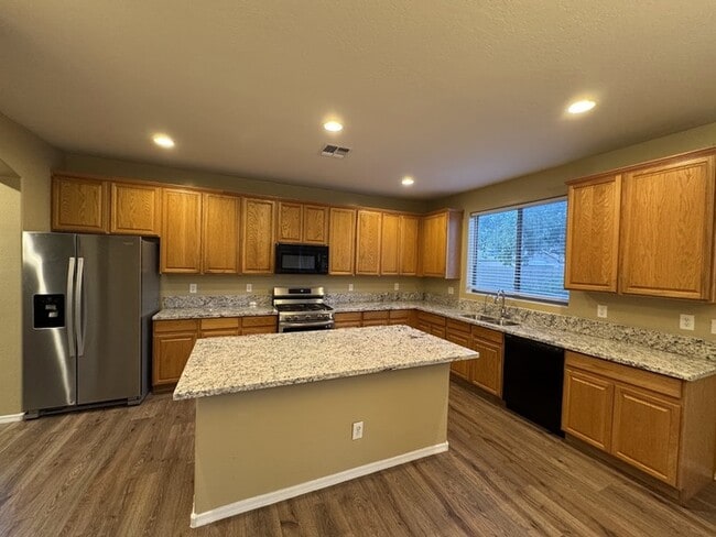 Building Photo - Laveen 5 Bedroom in Gated Community