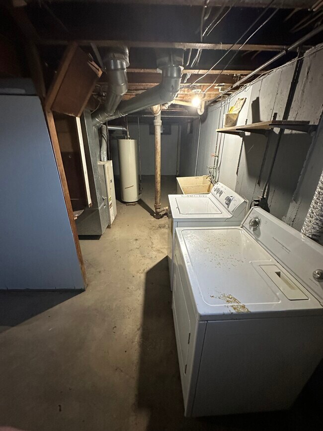 Building Photo - 1709 N Ballenger Hwy