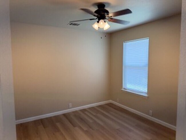 Building Photo - 927 Rustling Cove