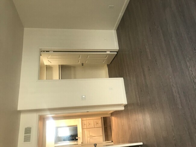 Building Photo - 13022 Riverside Dr