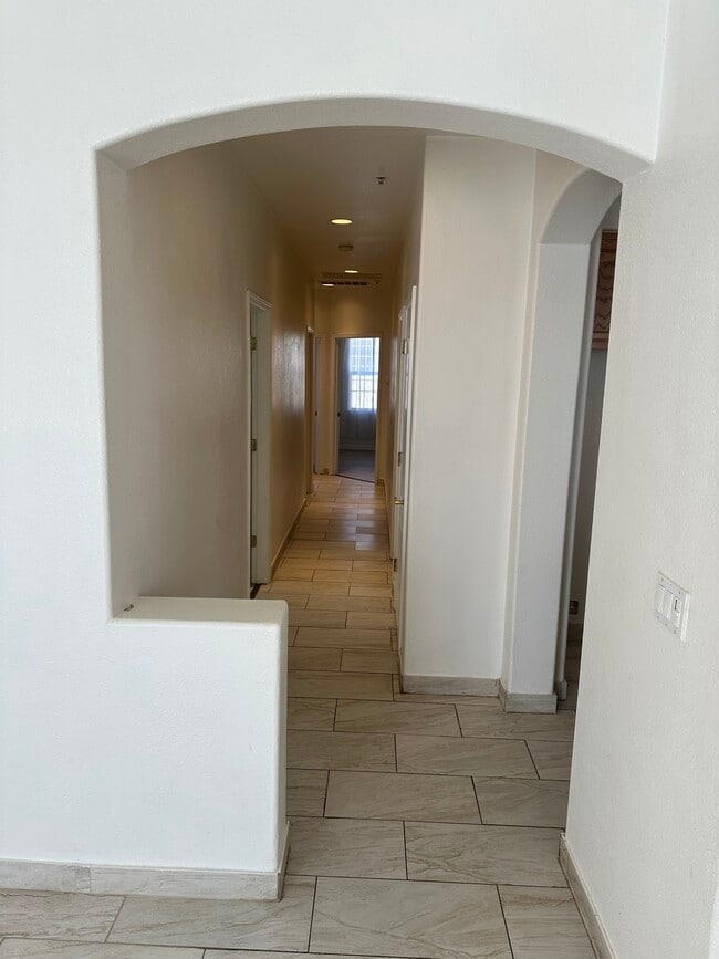 Building Photo - 646 Vazquez Ave