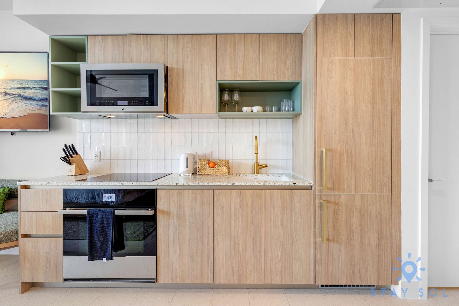 Building Photo - 601 NE 1st Ave