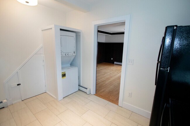 Building Photo - 85 Belknap St