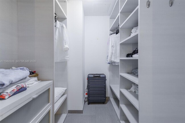 Building Photo - 68 SE 6th St