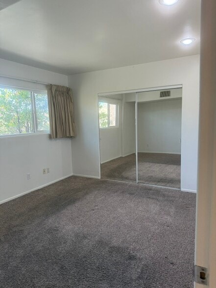Building Photo - 39905 Estates Rd