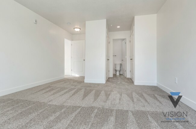 Building Photo - 726 S 1600 W