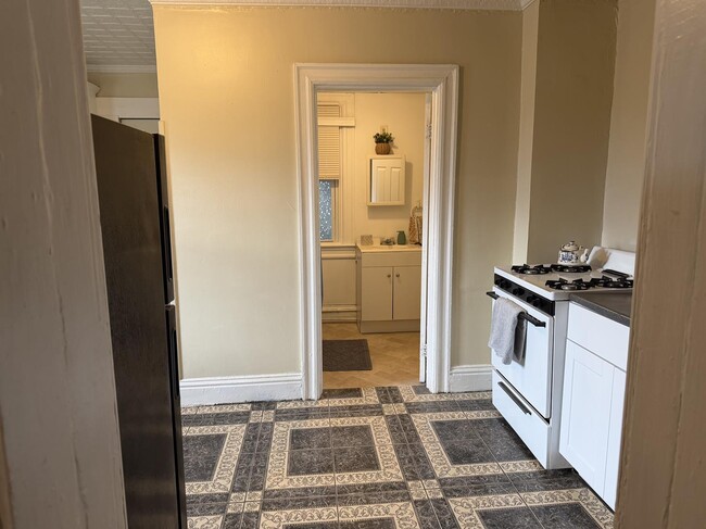 Building Photo - 36 13th St