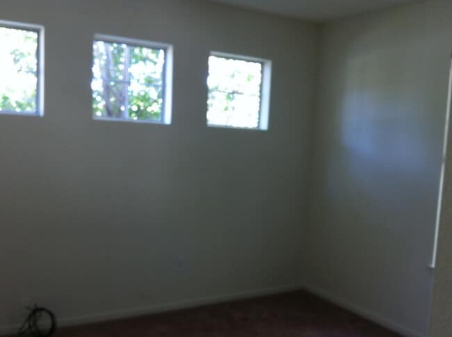 Building Photo - 3 Bedroom 2 Bath Home in Mace Ranch
