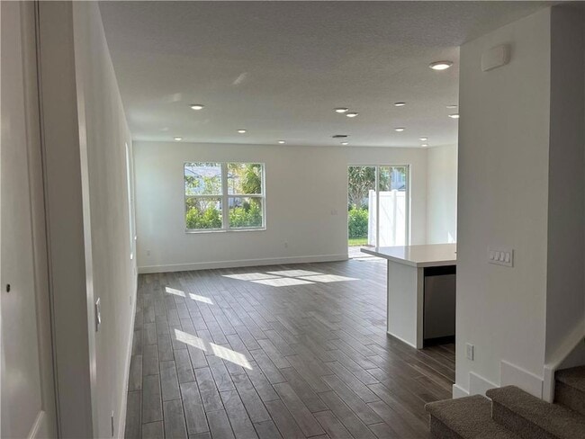 Building Photo - 260 Preserve Trl N