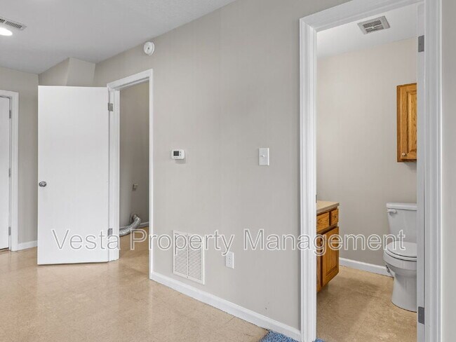 Building Photo - 588 Ray Hill Rd