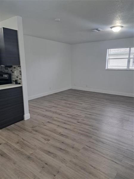 Building Photo - 980 SW 76th Ave