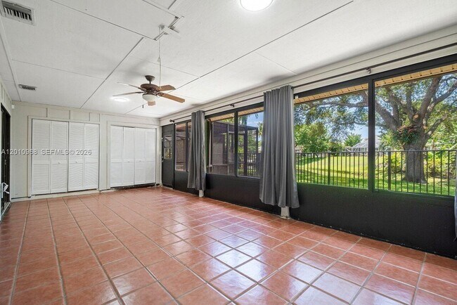 Building Photo - 1367 Riverside Cir