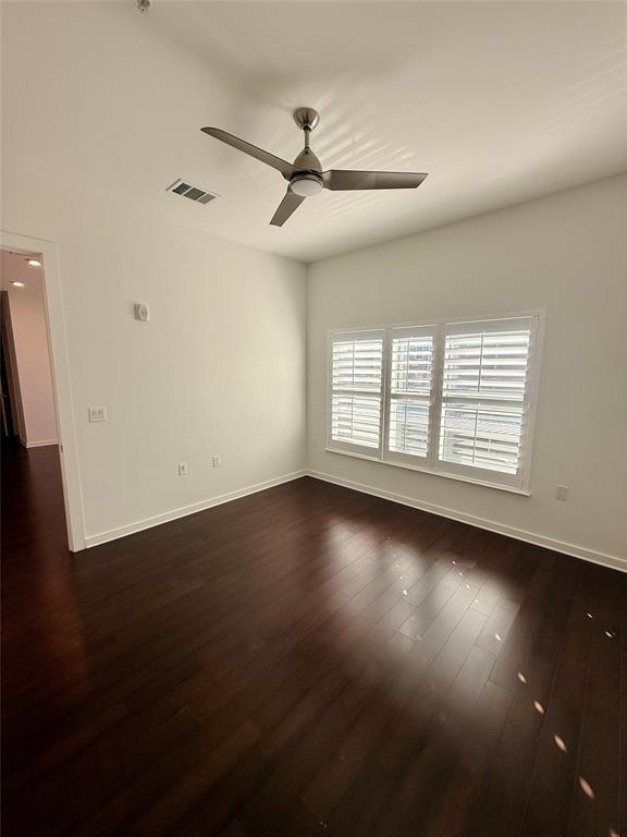 Building Photo - 207 W Johanna St