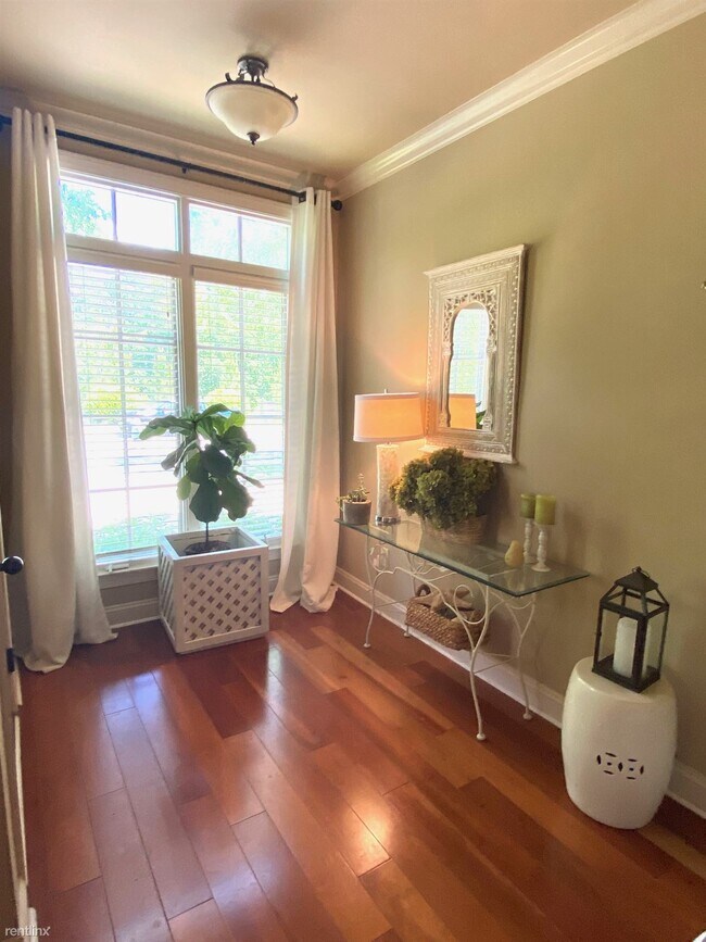 Building Photo - 3 br, 2.5 bath Townhome - 4618 Cotswold Lane