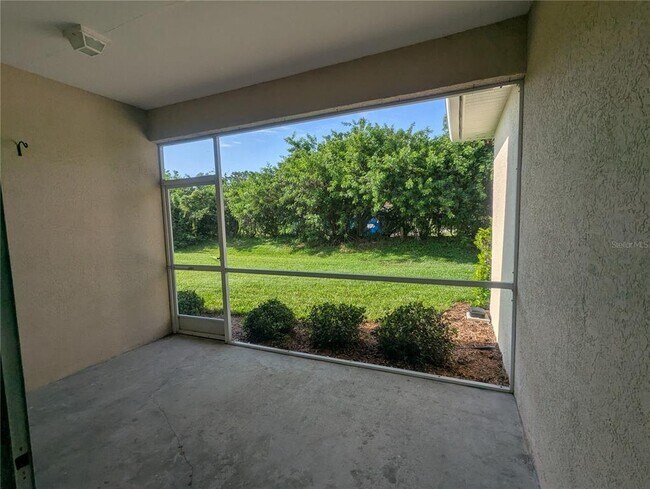 Building Photo - 2416 Magnolia Cir