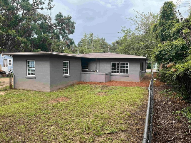 Building Photo - 1240 Levy Ave