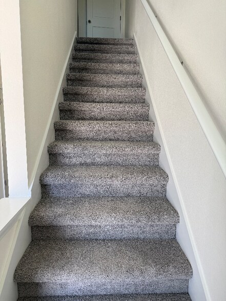 Building Photo - 6595 SW 81st Lp