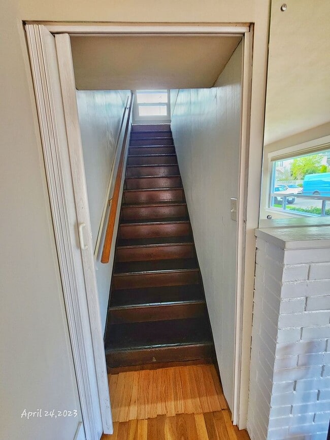 Building Photo - Charming 4 bed 1.75 Bath Home in Ravenna