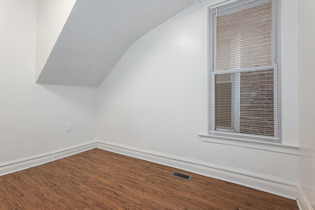 Building Photo - 2439 S Millard Ave