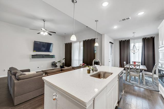 Building Photo - 1708 Snowdrop Dr