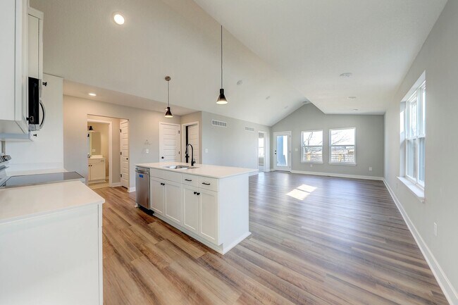 Building Photo - {18021} Southpointe Ranch + Finished Basem...