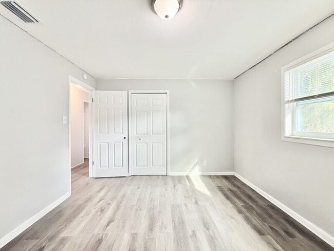 Building Photo - 4327 14th Ave S