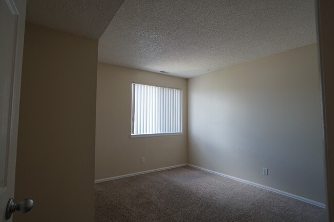 Building Photo - 844 Tenderfoot Hill Rd