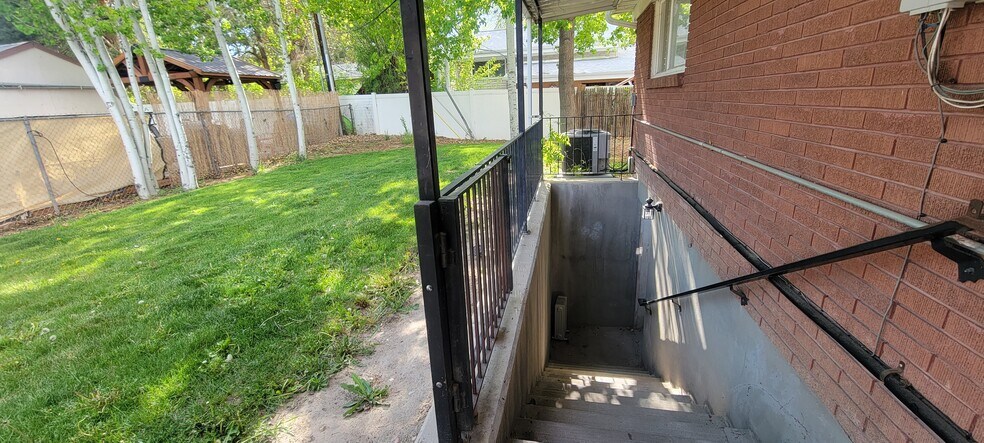 Building Photo - 512 E 5900 S