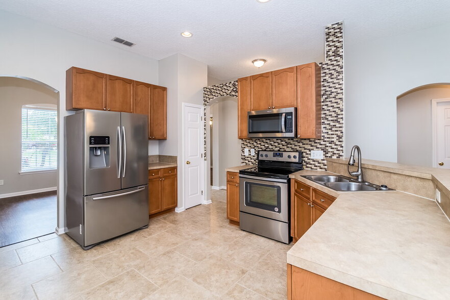 Building Photo - 2917 Thorncrest Dr