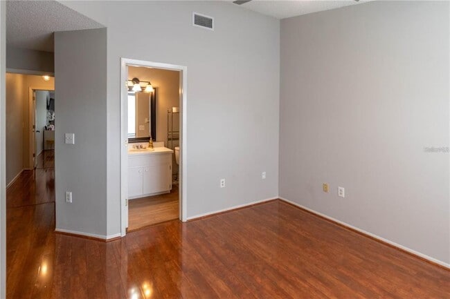 Building Photo - 2897 Thaxton Dr