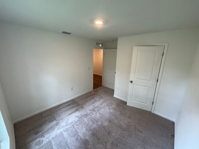 Building Photo - Citrus Springs - Welcome Home