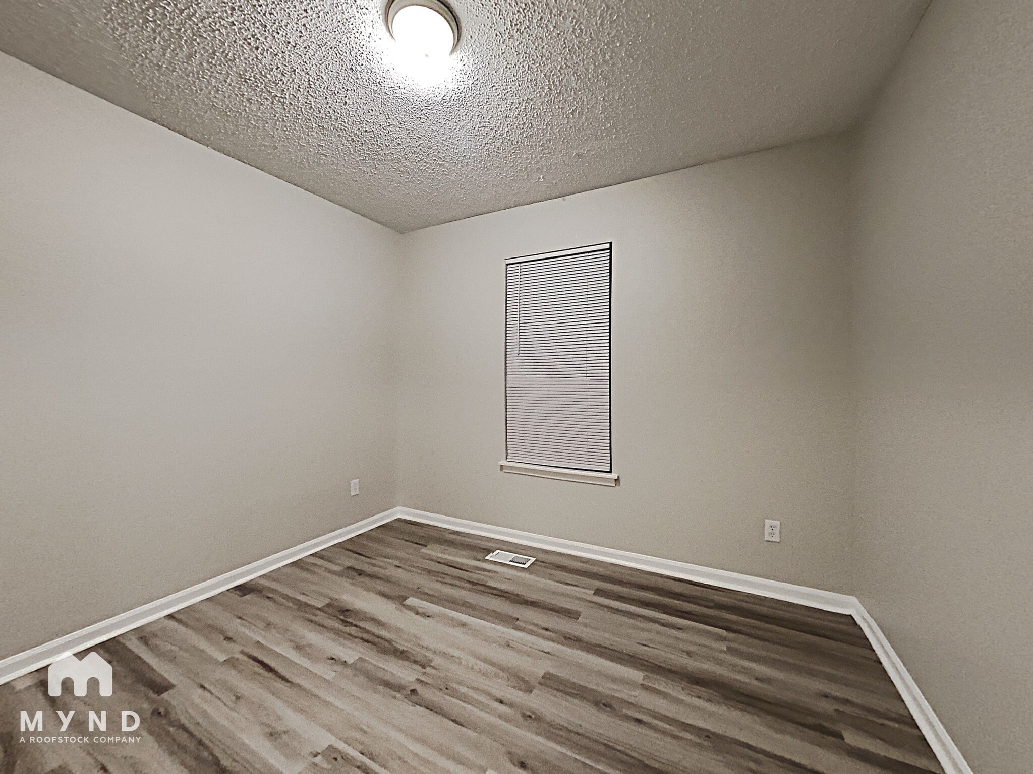 Building Photo - 1109 4th Way