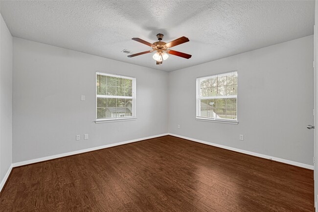 Building Photo - 906 Westford St